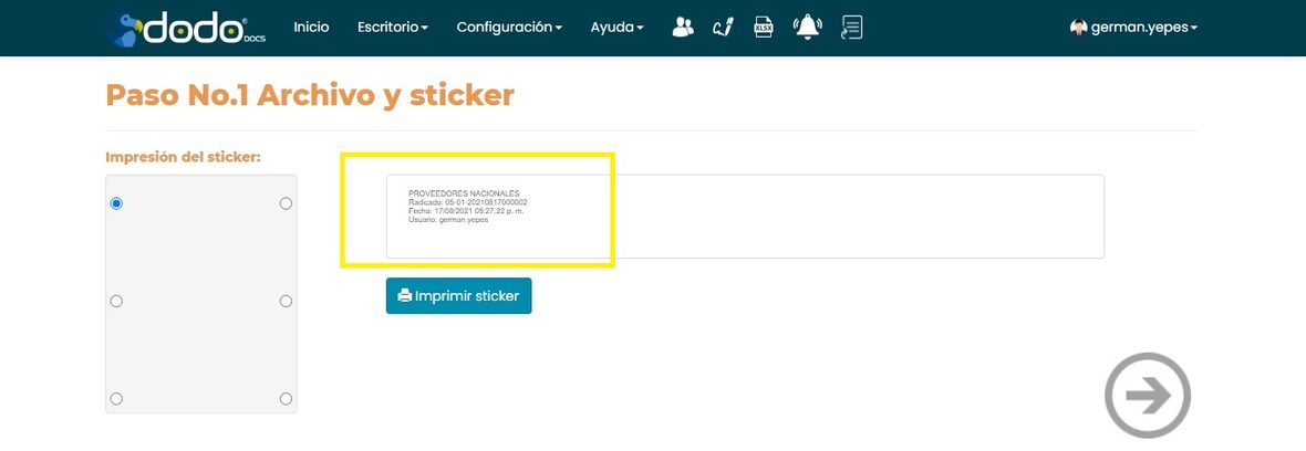 Paso Archivo y sticker del asistente de radicación, mostrando la vista previa del sticker en texto con formulario, radicado, fecha y usuario.