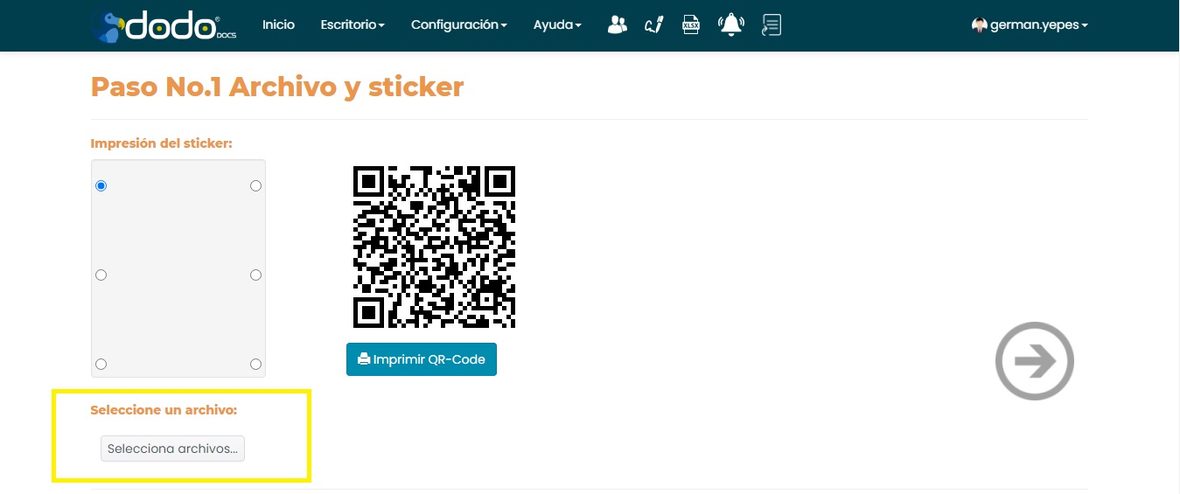 Paso Archivo y sticker con un código QR y la casilla Seleccione un archivo con el botón Selecciona archivos.