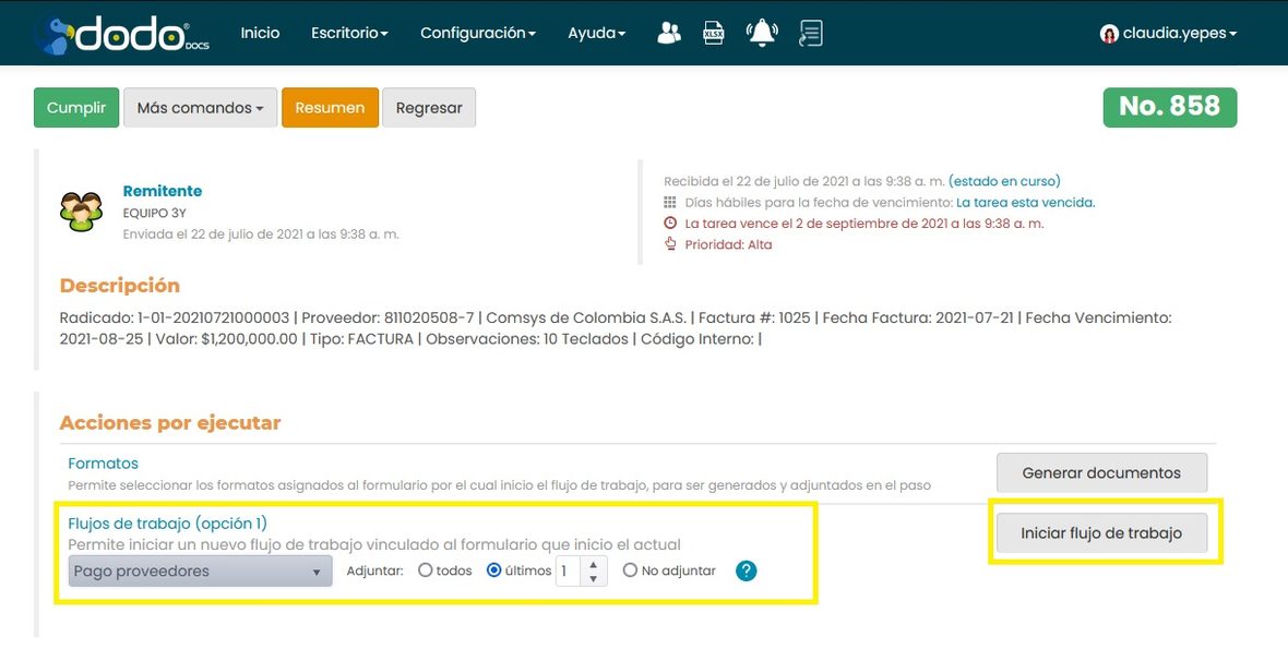 Acción «Flujos de trabajo (opción 1)»: lista para elegir el flujo, opciones de adjuntar archivos y el botón «Iniciar flujo de trabajo».