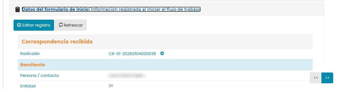 Desplegable «Datos del formulario de inicio» abierto, con los botones Editar registro y Refrescar y los campos del formulario.
