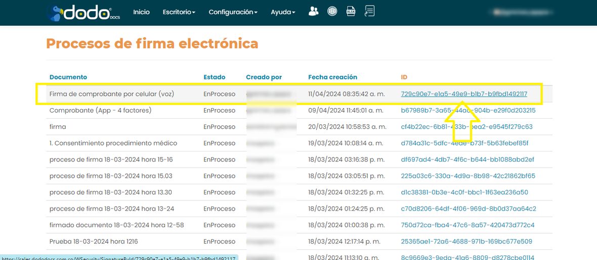 Lista de procesos de firma con el ID de una solicitud resaltado en azul.