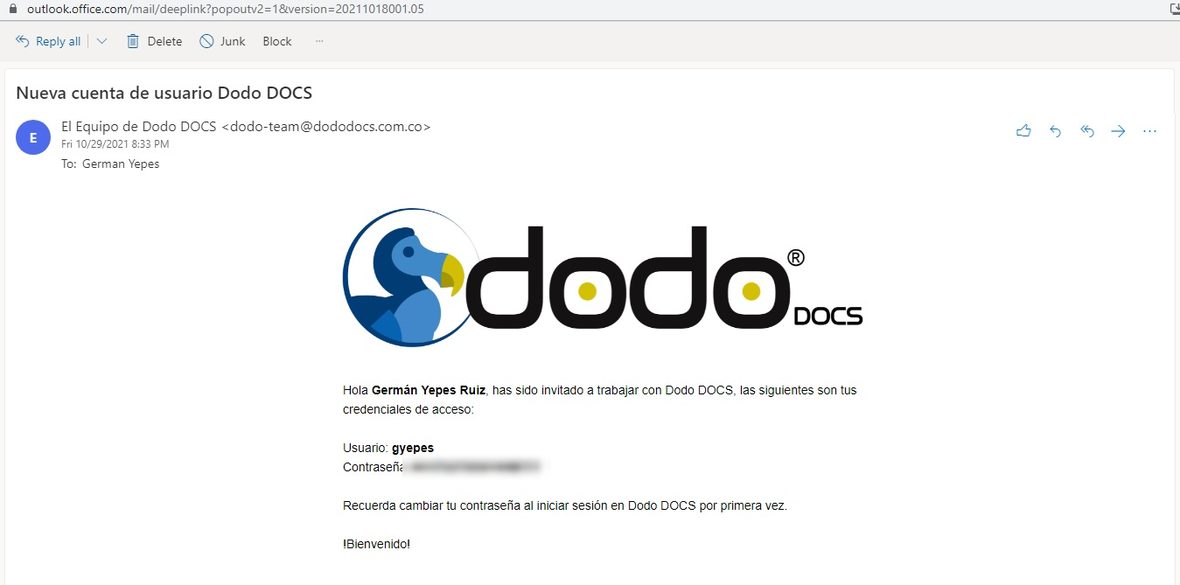 Correo de bienvenida enviado desde El Equipo de Dodo DOCS con el usuario y la contraseña (difuminada) de una cuenta nueva, con el logo de Dodo DOCS.