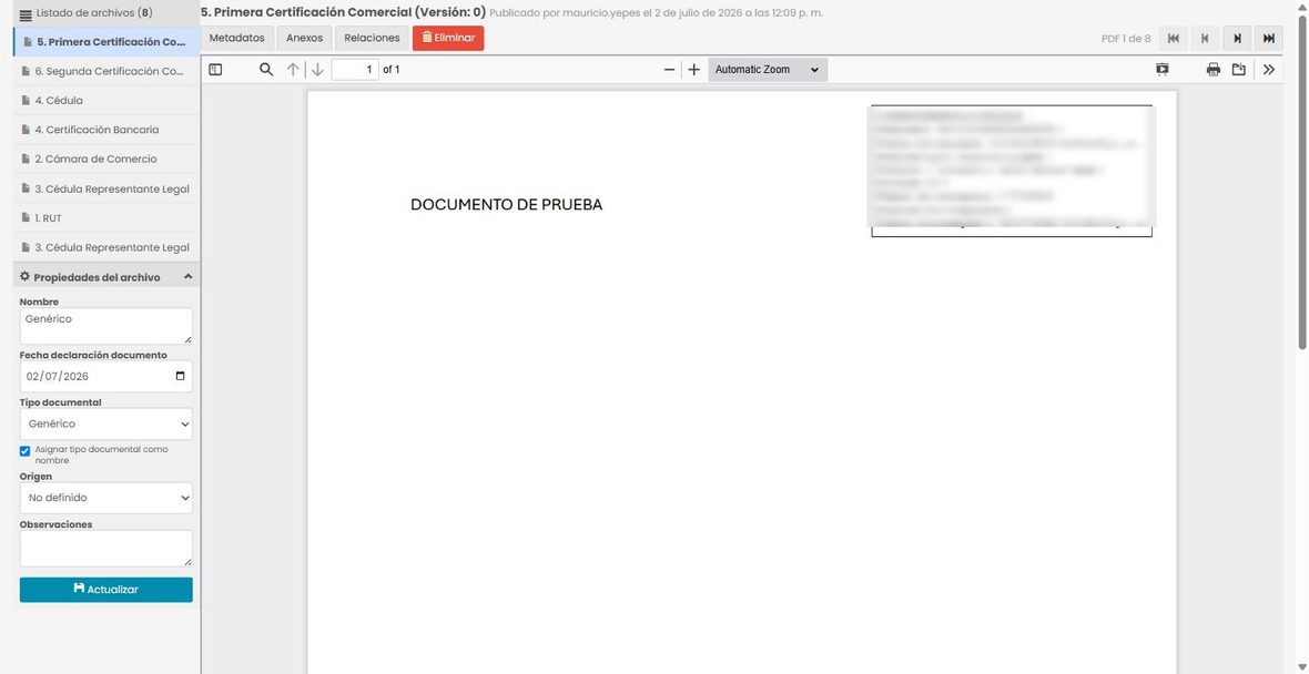 Visor de documentos con la lista lateral de archivos, el activo resaltado, la navegación PDF 1 de 8, y el panel Propiedades del archivo con la casilla Asignar tipo documental como nombre.